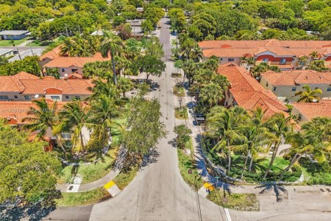 Propiedad comercial en venta en Fort Lauderdale, Florida, 116.13 m2 № 1882135 - foto 3