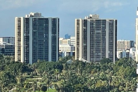 Condominio en alquiler en Aventura, Florida, 2 dormitorios, 101.36 m2 № 1995502 - foto 18
