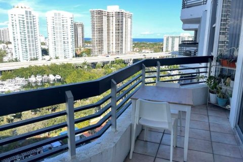 Condominio en alquiler en Aventura, Florida, 2 dormitorios, 101.36 m2 № 1995502 - foto 11