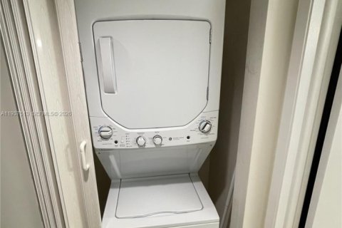 Condominio en alquiler en Aventura, Florida, 2 dormitorios, 101.36 m2 № 1995502 - foto 9