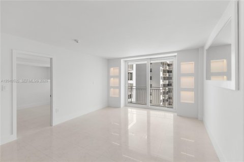 Condominio en venta en Miami Beach, Florida, 1 dormitorio, 60.76 m2 № 2087182 - foto 10