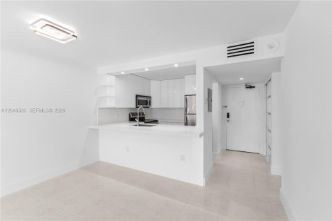 Condominio en venta en Miami Beach, Florida, 1 dormitorio, 60.76 m2 № 2087182 - foto 7