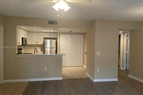 Condo in West Palm Beach, Florida, 1 bedroom  № 2050480 - photo 1