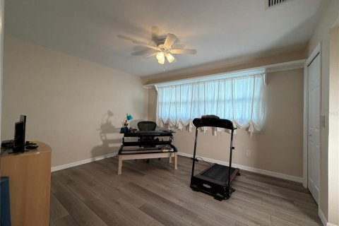 House in Belleair Beach, Florida 3 bedrooms, 189.8 sq.m. № 2093258 - photo 24