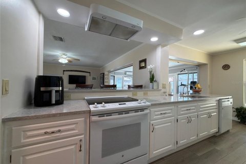 House in Belleair Beach, Florida 3 bedrooms, 189.8 sq.m. № 2093258 - photo 19