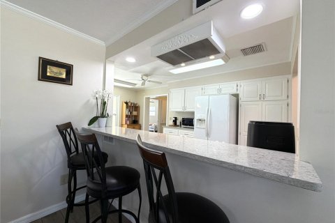 House in Belleair Beach, Florida 3 bedrooms, 189.8 sq.m. № 2093258 - photo 9
