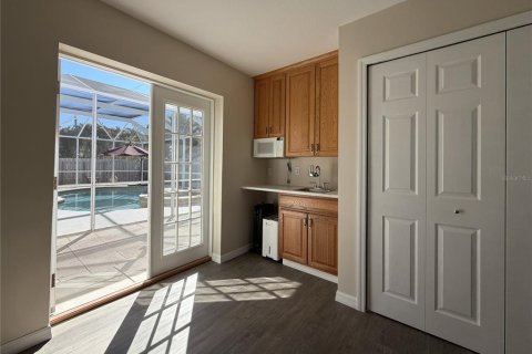 House in Belleair Beach, Florida 3 bedrooms, 189.8 sq.m. № 2093258 - photo 30