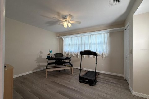 House in Belleair Beach, Florida 3 bedrooms, 189.8 sq.m. № 2093258 - photo 23