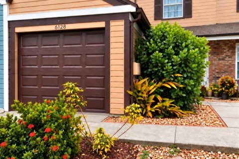 Townhouse in Tampa, Florida 2 bedrooms, 83.61 sq.m. № 2371547