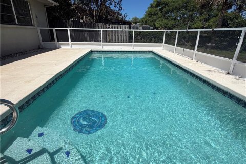 Casa en venta en Spring Hill, Florida, 3 dormitorios, 120.68 m2 № 2107114 - foto 4