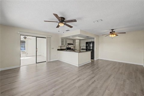 Casa en venta en Spring Hill, Florida, 3 dormitorios, 120.68 m2 № 2107114 - foto 13