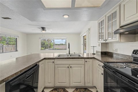 Casa en venta en Spring Hill, Florida, 3 dormitorios, 120.68 m2 № 2107114 - foto 20
