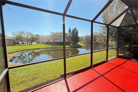 Townhouse in Tampa, Florida 3 bedrooms, 155.15 sq.m. № 1514385 - photo 13
