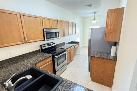 Townhouse in Tampa, Florida 3 bedrooms, 155.15 sq.m. № 1514385 - photo 18