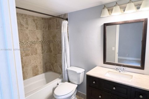 Снять в аренду кондоминиум в Форт-Лодердейл, Флорида 2 спальни, 94.02м2, № 2048255 - фото 15