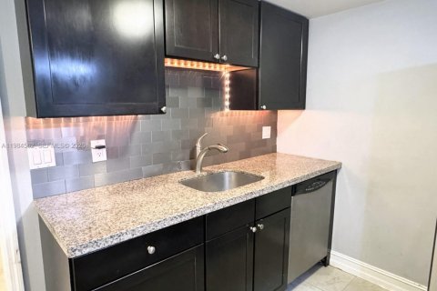 Снять в аренду кондоминиум в Форт-Лодердейл, Флорида 2 спальни, 94.02м2, № 2048255 - фото 8