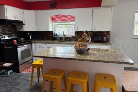 Casa en venta en Lakeland, Florida, 4 dormitorios, 133.22 m2 № 1791941 - foto 2