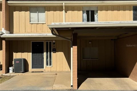 Condo in Gainesville, Florida, 3 bedrooms  № 1541582 - photo 1