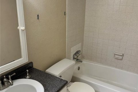 Condo in Gainesville, Florida, 3 bedrooms  № 1541582 - photo 22