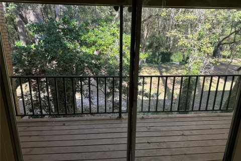 Condo in Gainesville, Florida, 3 bedrooms  № 1541582 - photo 17