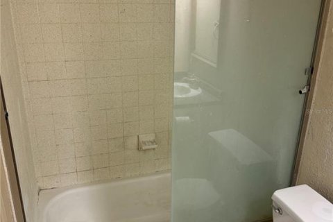 Condo in Gainesville, Florida, 3 bedrooms  № 1541582 - photo 19