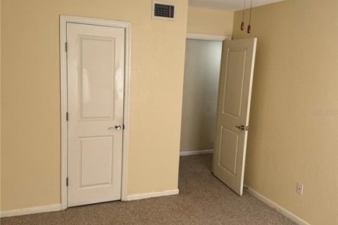 Condo in Gainesville, Florida, 3 bedrooms  № 1541582 - photo 24
