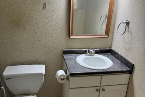 Condo in Gainesville, Florida, 3 bedrooms  № 1541582 - photo 18
