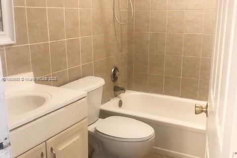 Снять в аренду таунхаус в Плантация, Флорида 2 спальни, 87.14м2, № 1956382 - фото 10