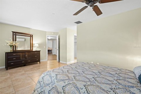 Villa ou maison à vendre à Seminole, Floride: 3 chambres, 187.2 m2 № 2229743 - photo 25