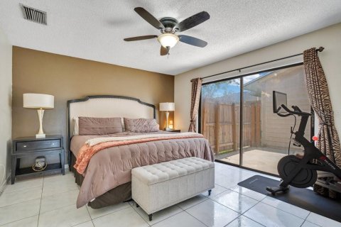 House in Orlando, Florida 3 bedrooms, 131.64 sq.m. № 1832635 - photo 8