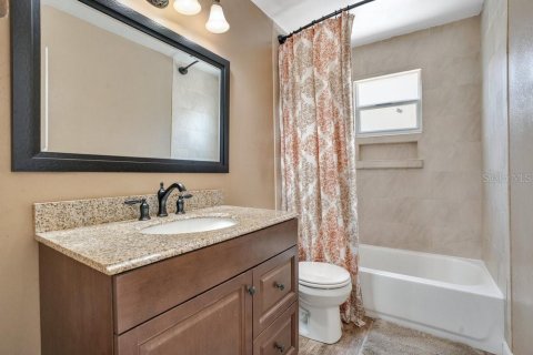 House in Orlando, Florida 3 bedrooms, 131.64 sq.m. № 1832635 - photo 11