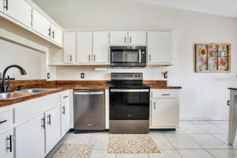House in Orlando, Florida 3 bedrooms, 131.64 sq.m. № 1832635 - photo 4