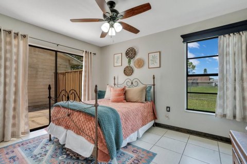 House in Orlando, Florida 3 bedrooms, 131.64 sq.m. № 1832635 - photo 10