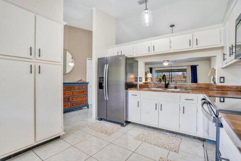 House in Orlando, Florida 3 bedrooms, 131.64 sq.m. № 1832635 - photo 5