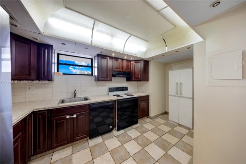 Copropriété à louer à Hallandale Beach, Floride: 1 chambre, 105.91 m2 № 1982231 - photo 19