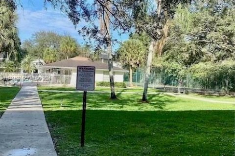 Condo in Davie, Florida, 2 bedrooms  № 2042055 - photo 20
