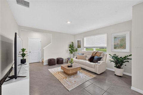 House in Wesley Chapel, Florida 4 bedrooms, 220.36 sq.m. № 2396498 - photo 2