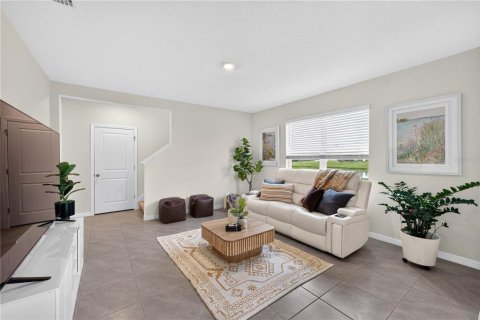 House in Wesley Chapel, Florida 4 bedrooms, 220.36 sq.m. № 2396498 - photo 3