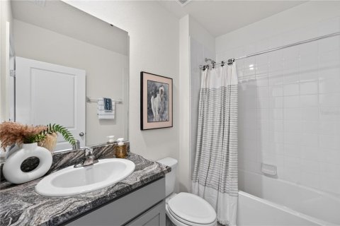House in Wesley Chapel, Florida 4 bedrooms, 220.36 sq.m. № 2396498 - photo 16