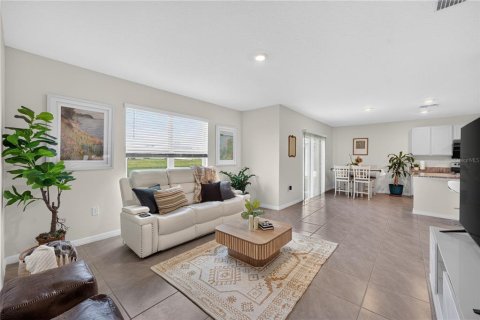 House in Wesley Chapel, Florida 4 bedrooms, 220.36 sq.m. № 2396498 - photo 4
