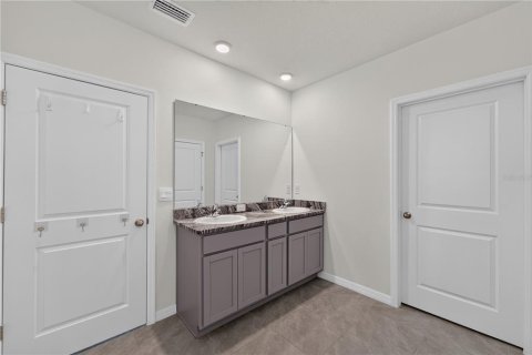 House in Wesley Chapel, Florida 4 bedrooms, 220.36 sq.m. № 2396498 - photo 22