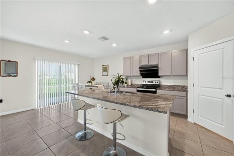 House in Wesley Chapel, Florida 4 bedrooms, 220.36 sq.m. № 2396498 - photo 5