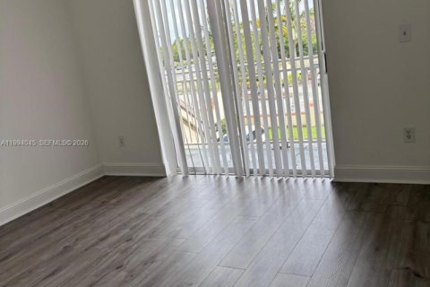 Copropriété à louer à Hialeah, Floride: 2 chambres, 102.75 m2 № 2056076 - photo 7
