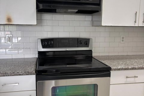 Copropriété à louer à Hialeah, Floride: 2 chambres, 102.75 m2 № 2056076 - photo 11