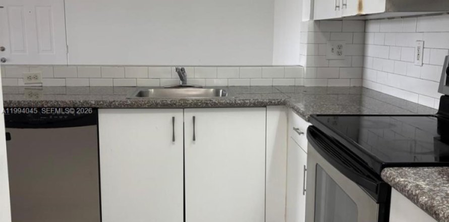 Condo à Hialeah, Floride, 2 chambres № 2056076