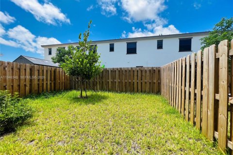Townhouse in Homestead, Florida 3 bedrooms, 137.77 sq.m. № 2002611 - photo 19