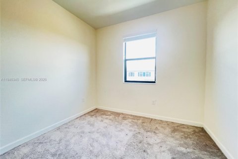 Townhouse in Homestead, Florida 3 bedrooms, 137.77 sq.m. № 2002611 - photo 17