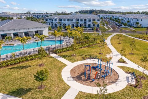 Townhouse in Homestead, Florida 3 bedrooms, 137.77 sq.m. № 2002611 - photo 24