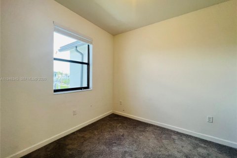 Townhouse in Homestead, Florida 3 bedrooms, 137.77 sq.m. № 2002611 - photo 16