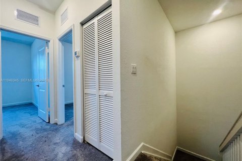 Townhouse in Homestead, Florida 3 bedrooms, 137.77 sq.m. № 2002611 - photo 11